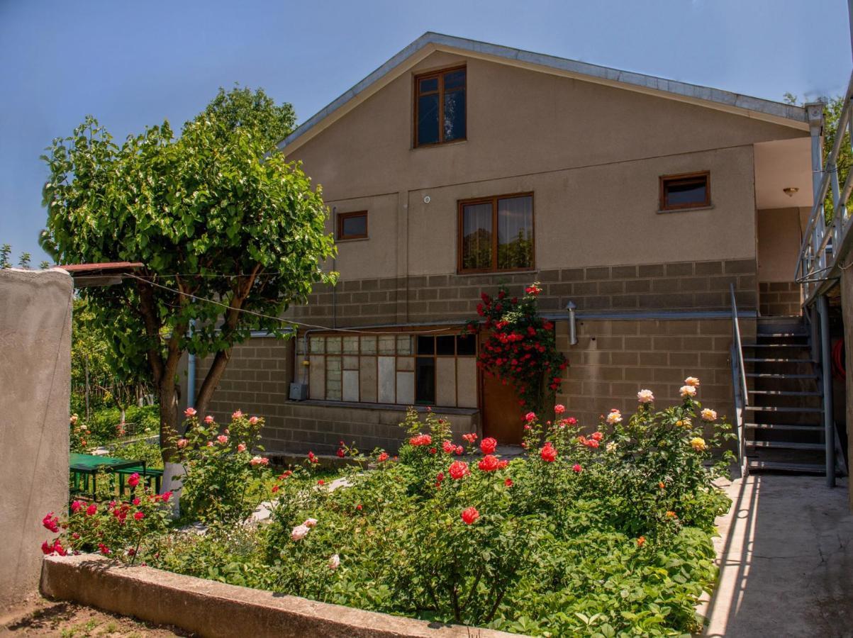 Hayi Tun Guest House Goris Εξωτερικό φωτογραφία