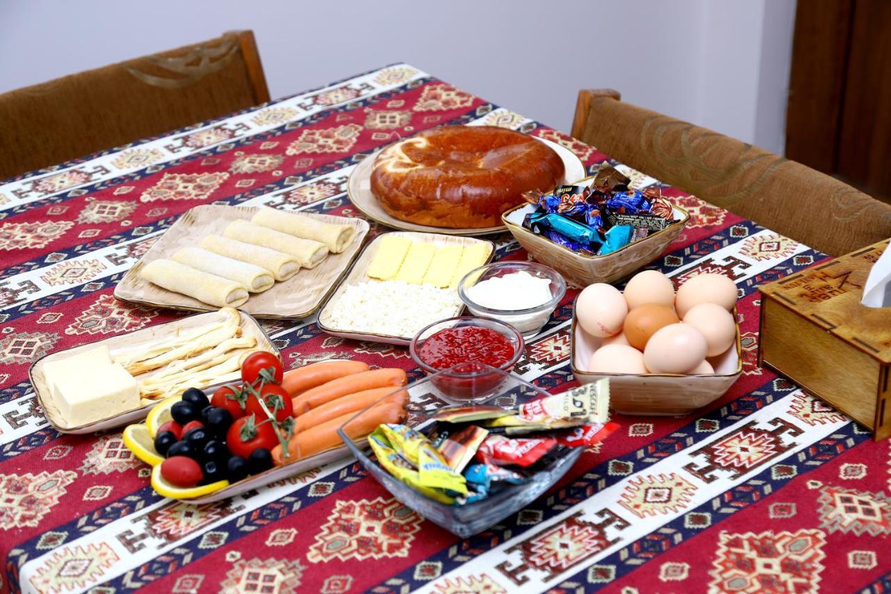 Hayi Tun Guest House Goris Εξωτερικό φωτογραφία