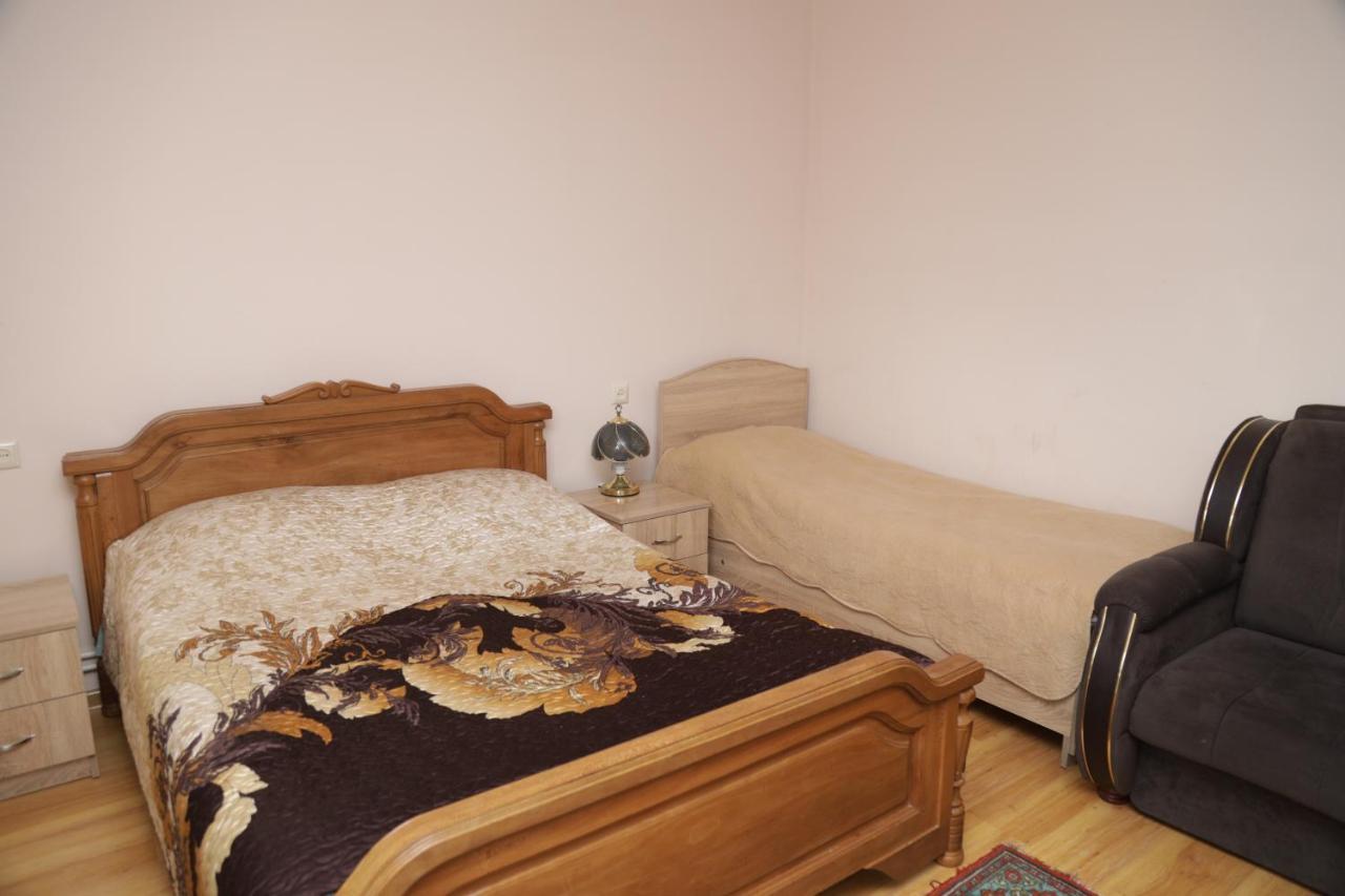 Hayi Tun Guest House Goris Εξωτερικό φωτογραφία