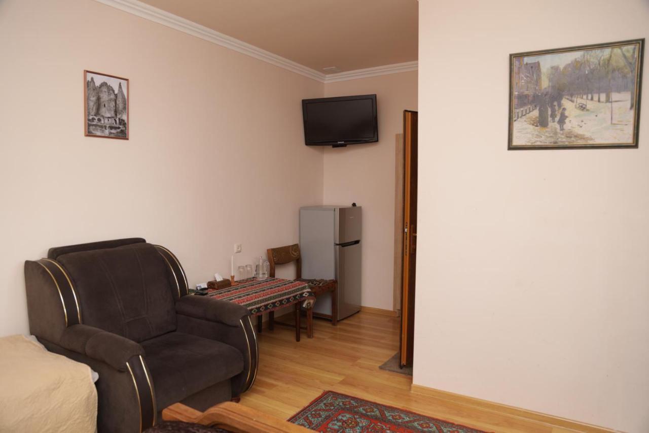 Hayi Tun Guest House Goris Εξωτερικό φωτογραφία