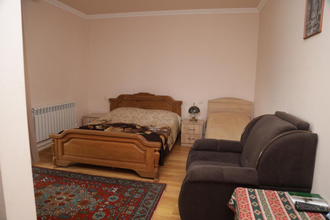 Hayi Tun Guest House Goris Εξωτερικό φωτογραφία
