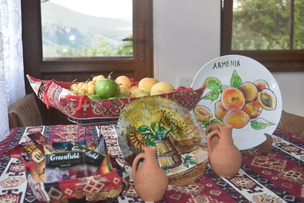 Hayi Tun Guest House Goris Εξωτερικό φωτογραφία